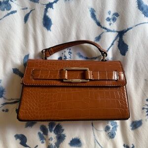 Elegant Brown Crocodile-Embossed Women's Bag